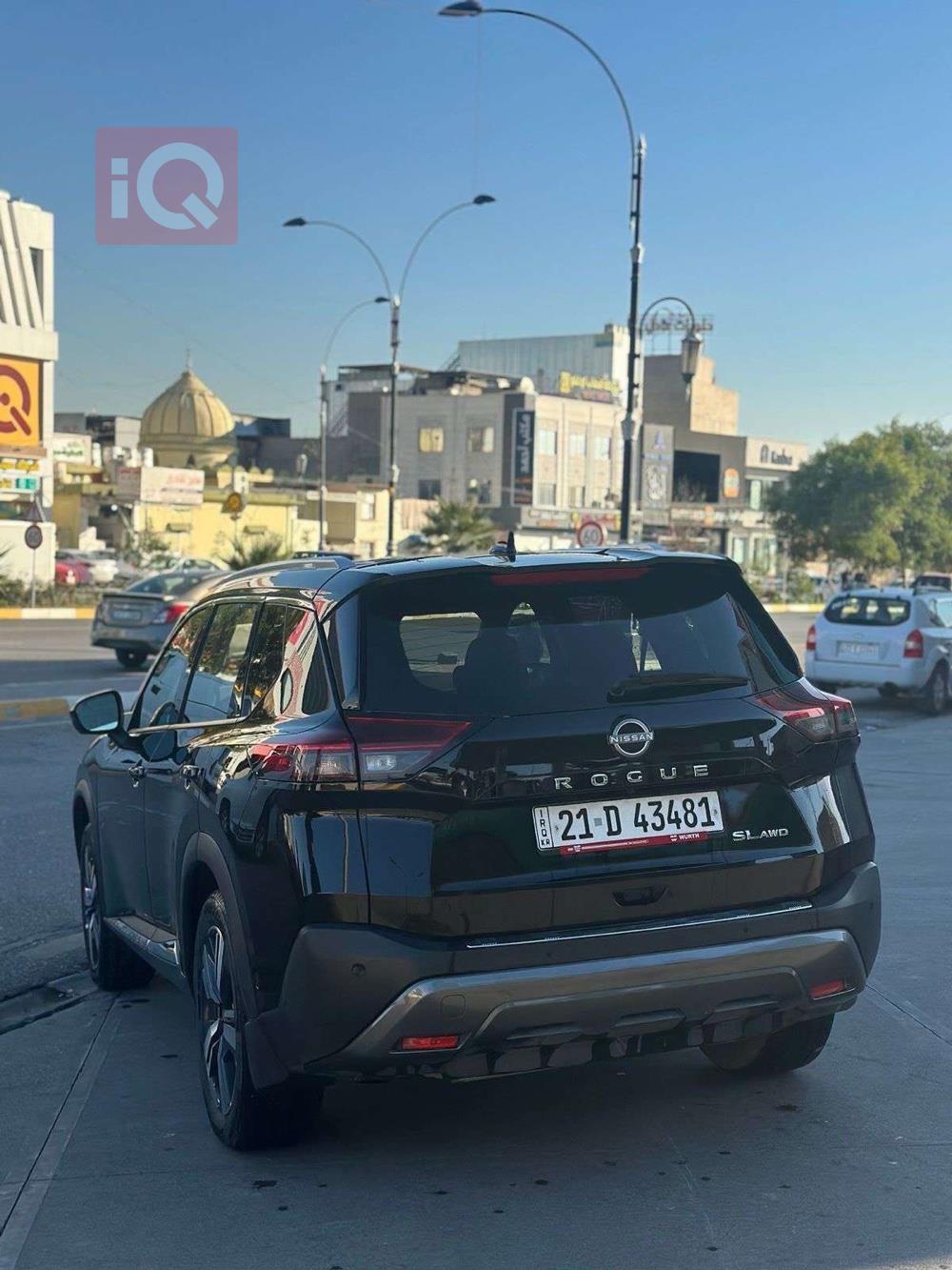 نيسان روج